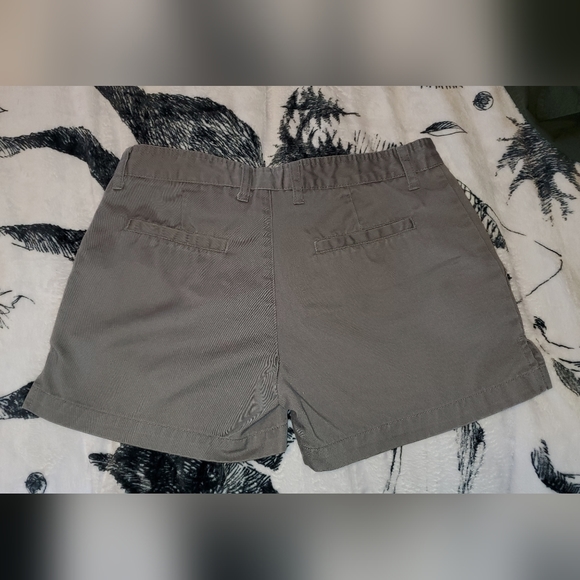 Shorts - Picture 3 of 3